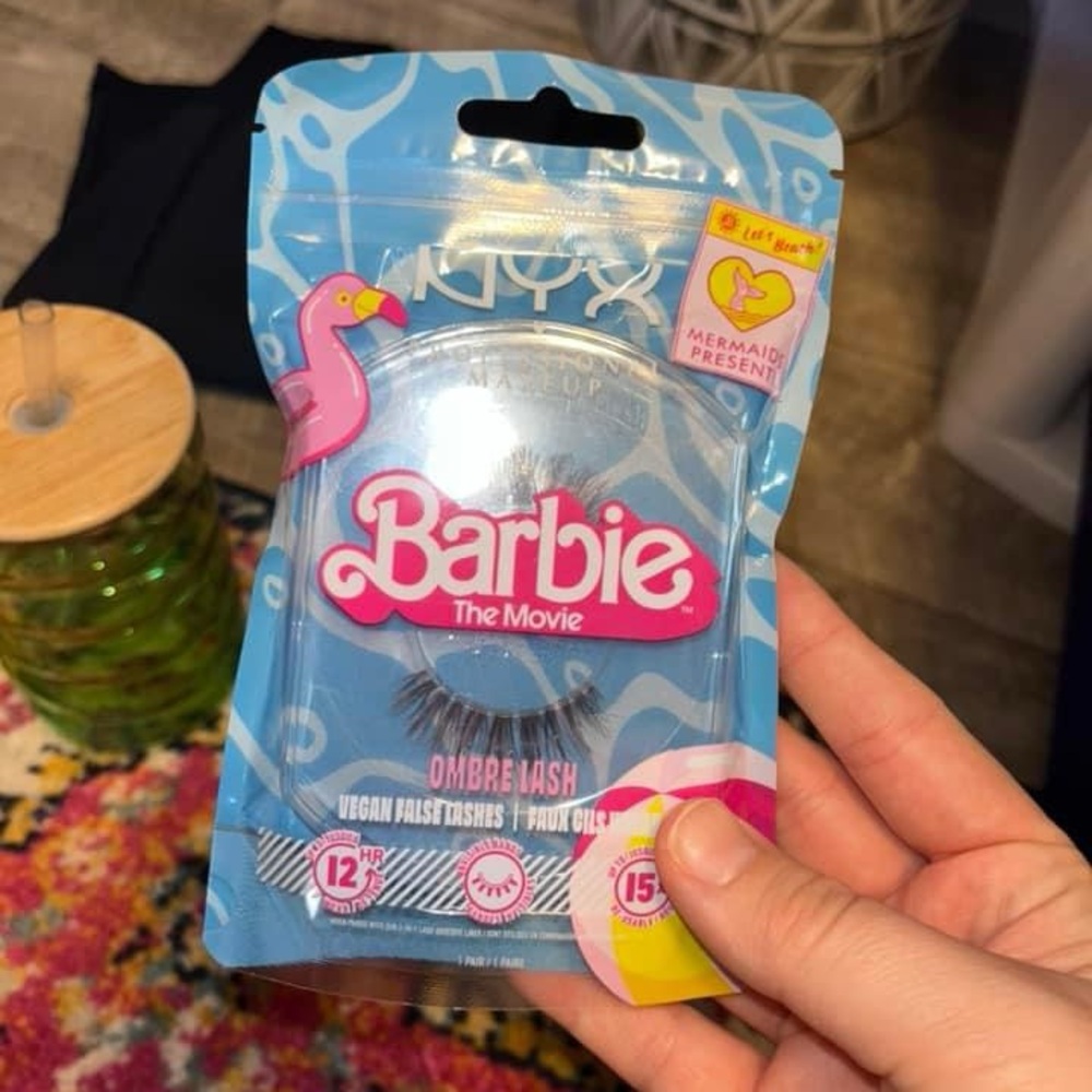Nyx x Barbie Lashes